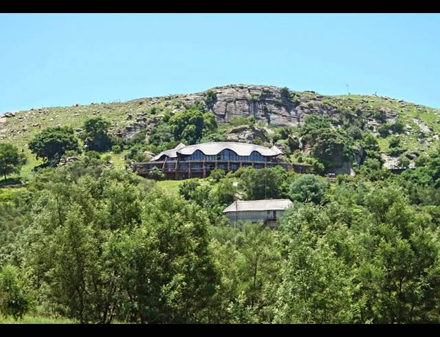 2,650M² LODGE FOR SALE IN SUNRISE